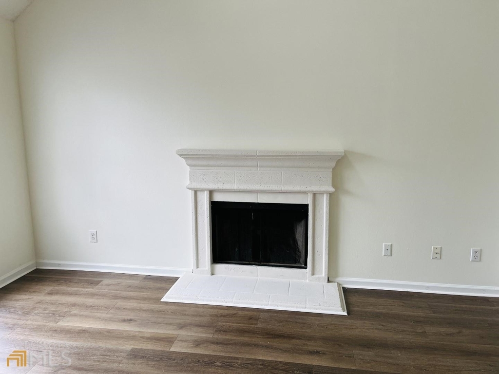 4037 Ravenwood Court - Photo 7