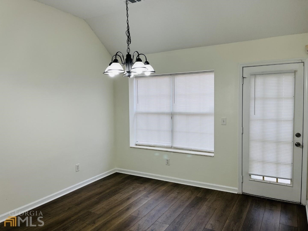 4037 Ravenwood Court - Photo 12
