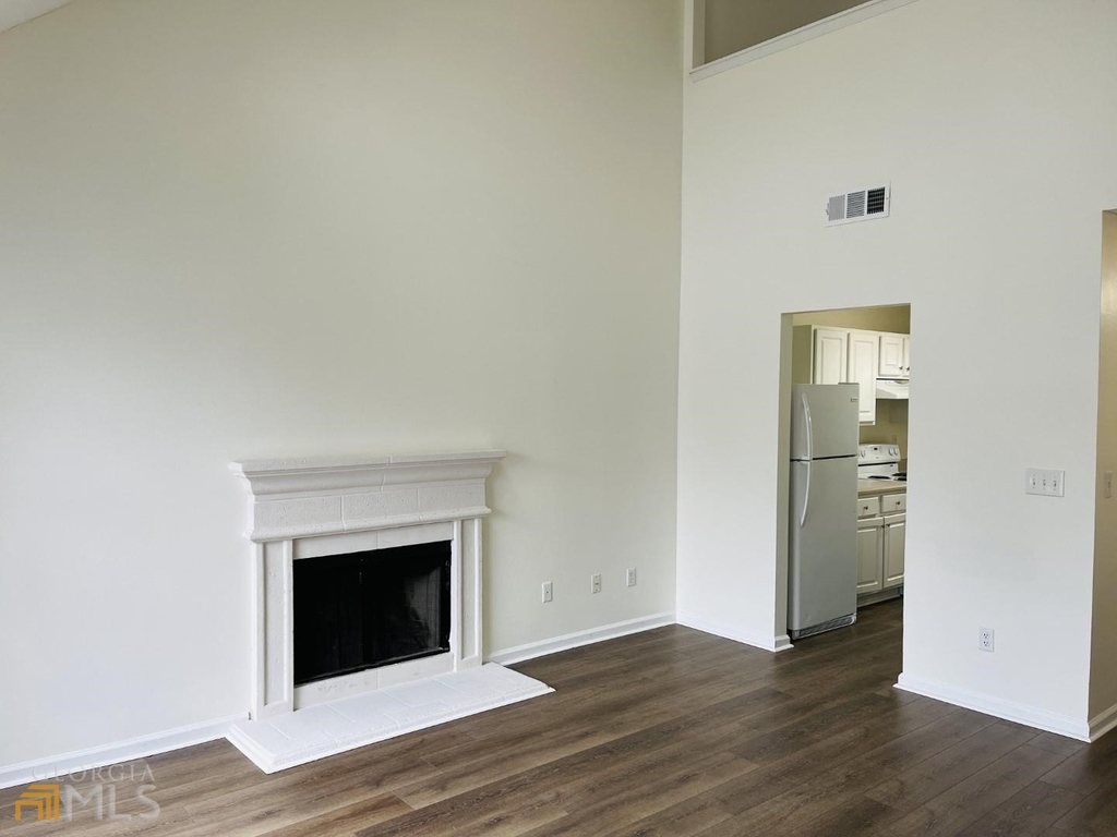 4037 Ravenwood Court - Photo 4