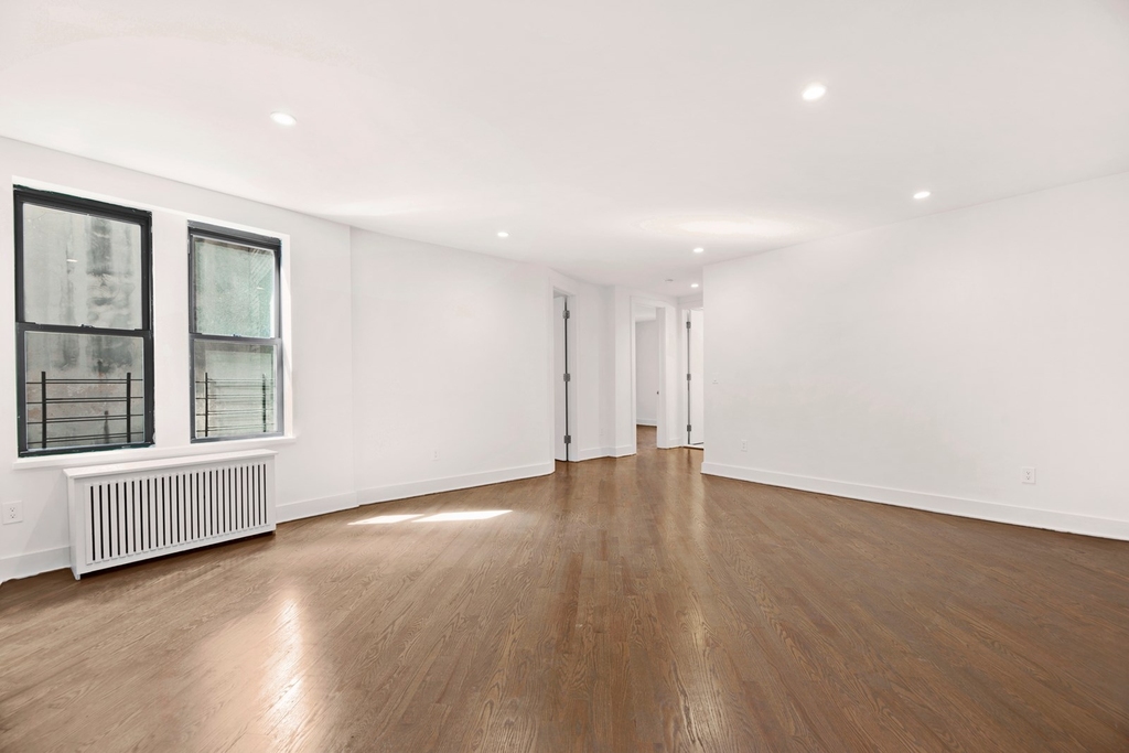 226 East 70th Street - Photo 6