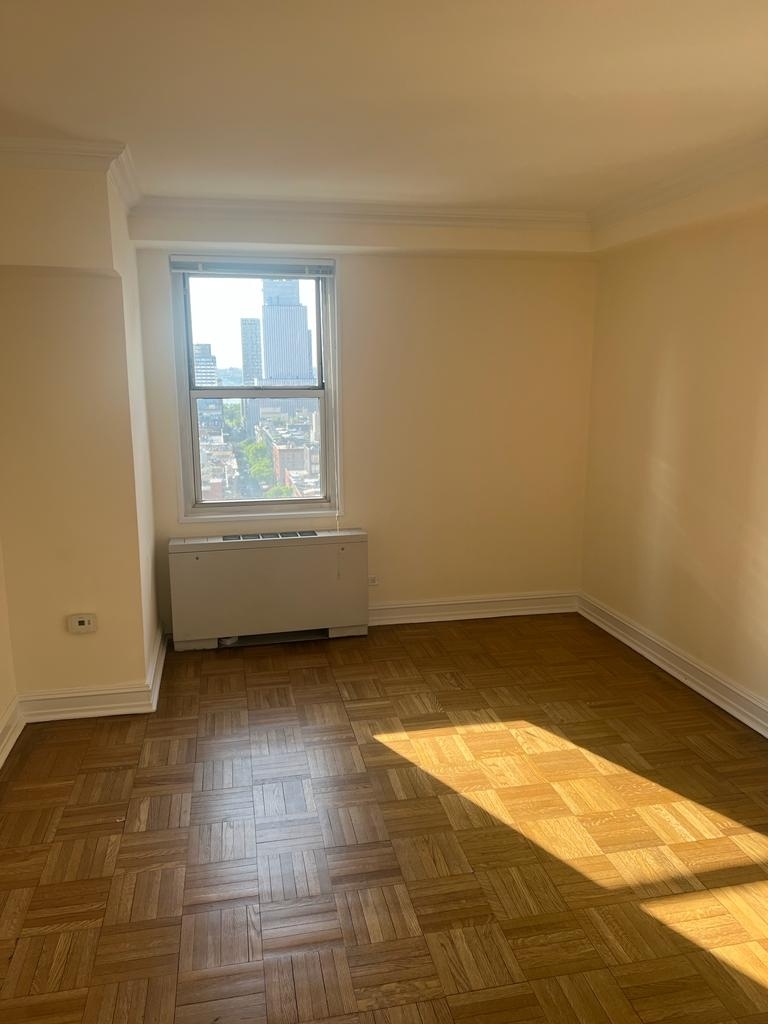 8th Avenue / W 52nd St - Photo 8
