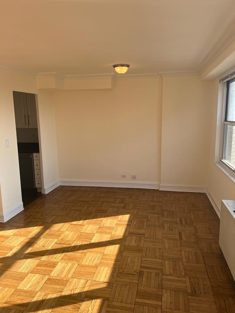 8th Avenue / W 52nd St - Photo 1