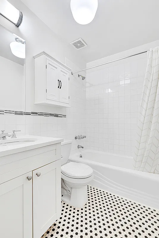 226 East 70th Street - Photo 6