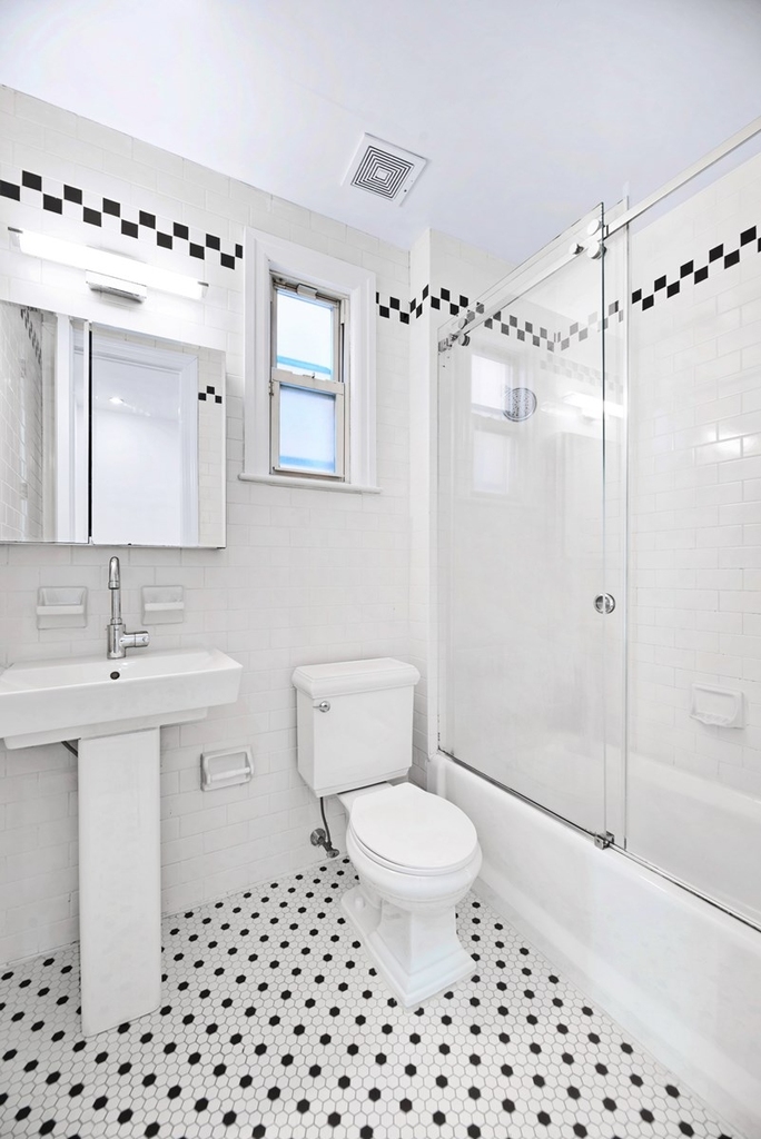 143 East 57th Street - Photo 5