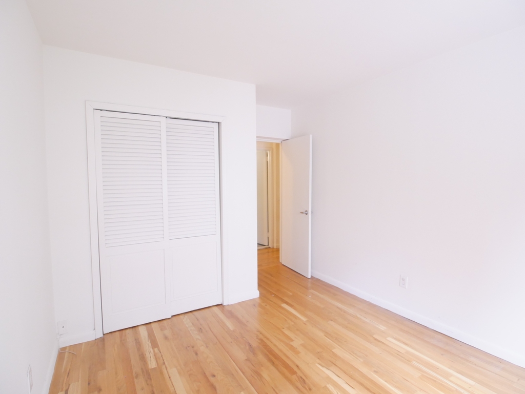 401 East 77th Street - Photo 9