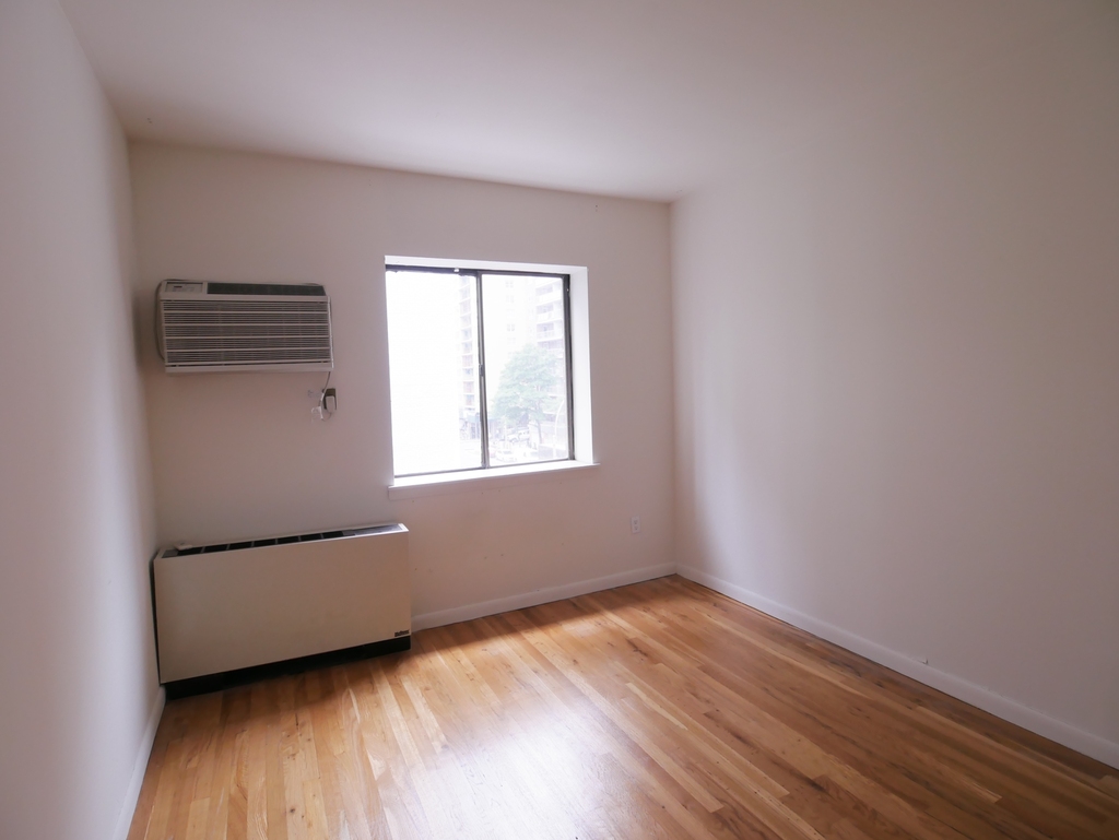 401 East 77th Street - Photo 8