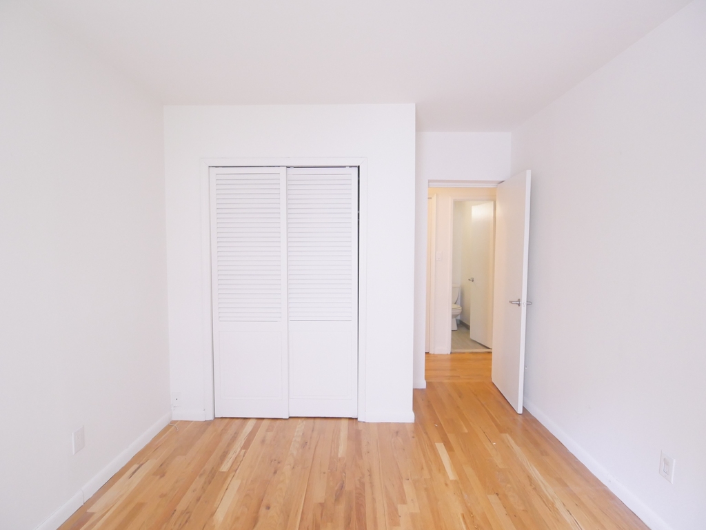 401 East 77th Street - Photo 10