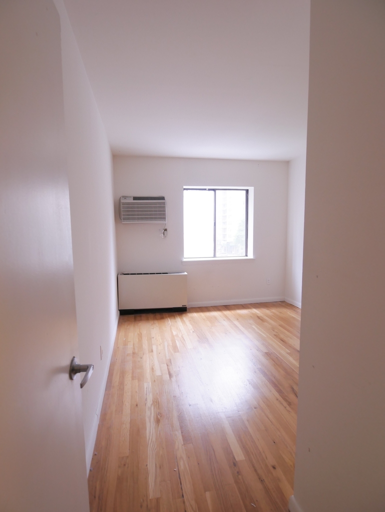 401 East 77th Street - Photo 7