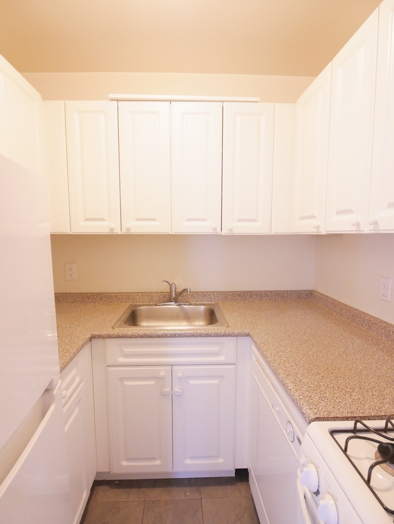 401 East 77th Street - Photo 17