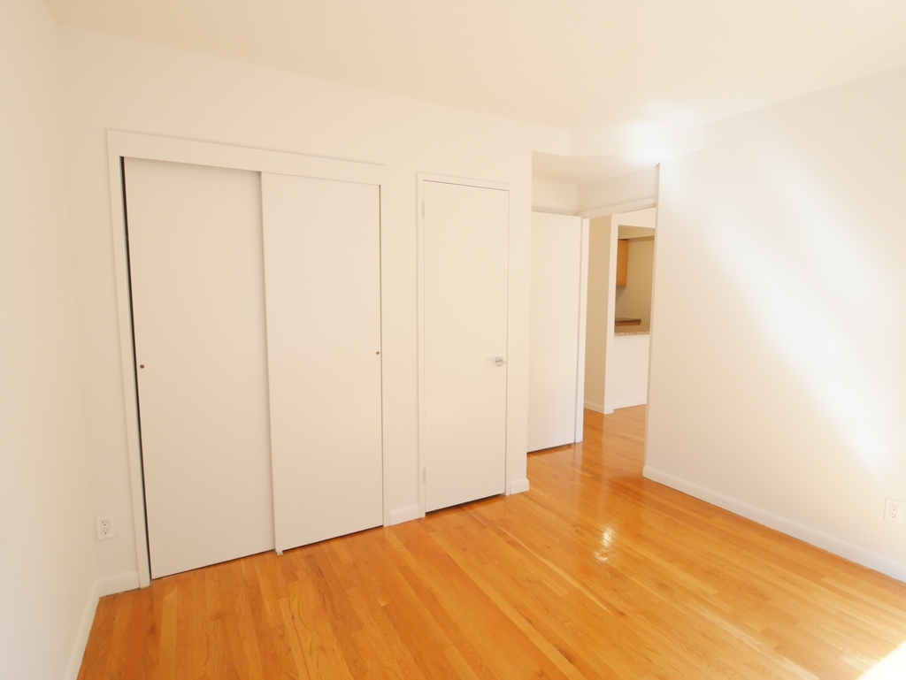 225 East 85th Street - Photo 6