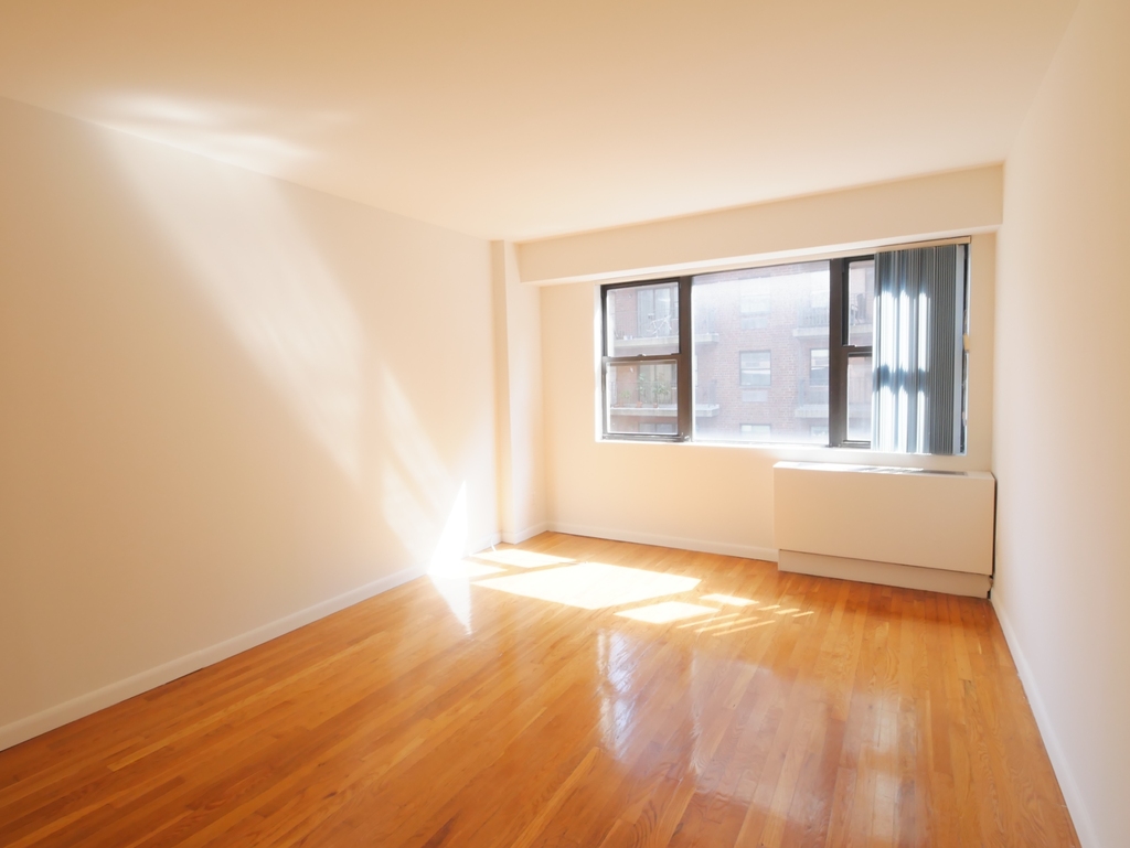 225 East 85th Street - Photo 2