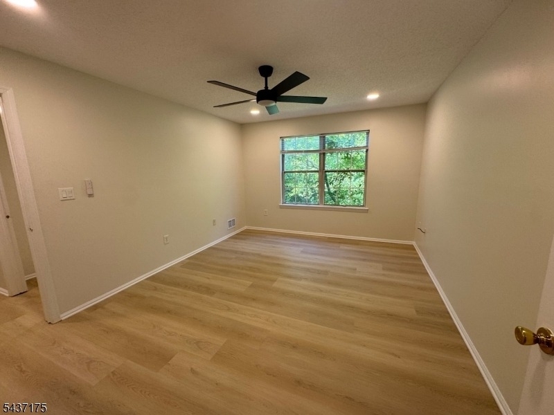 7 Sheffield Ct - Photo 9
