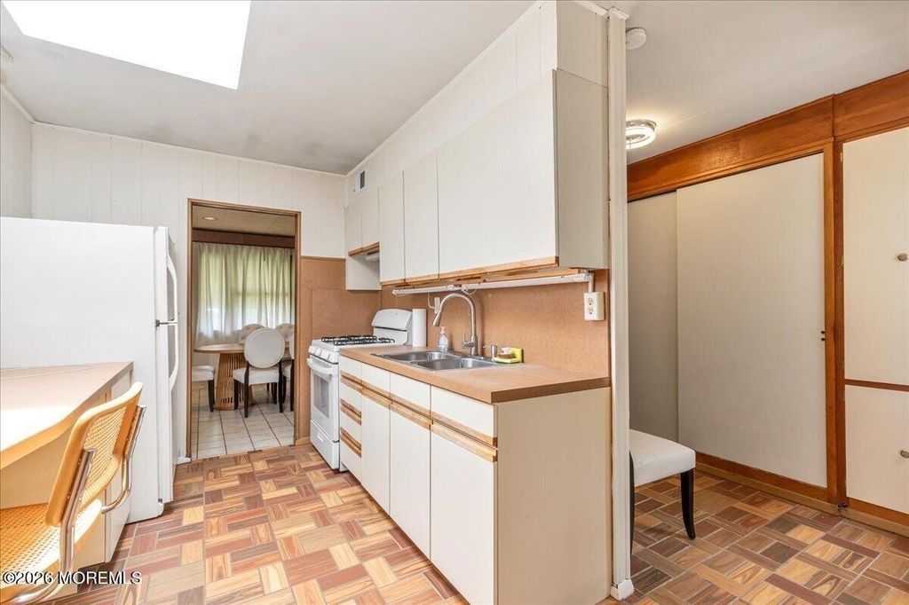 223 West End Avenue - Photo 3