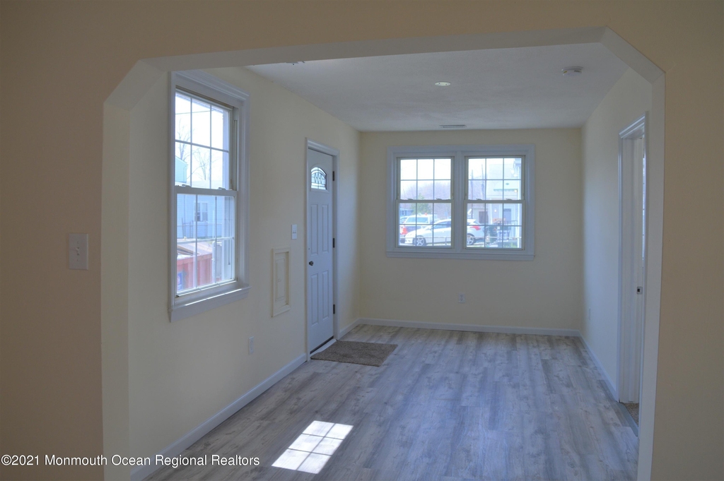 186 S Park Avenue - Photo 2