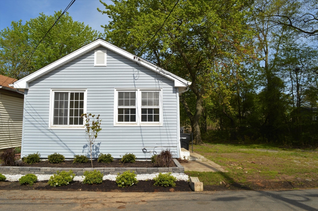 186 S Park Avenue - Photo 1