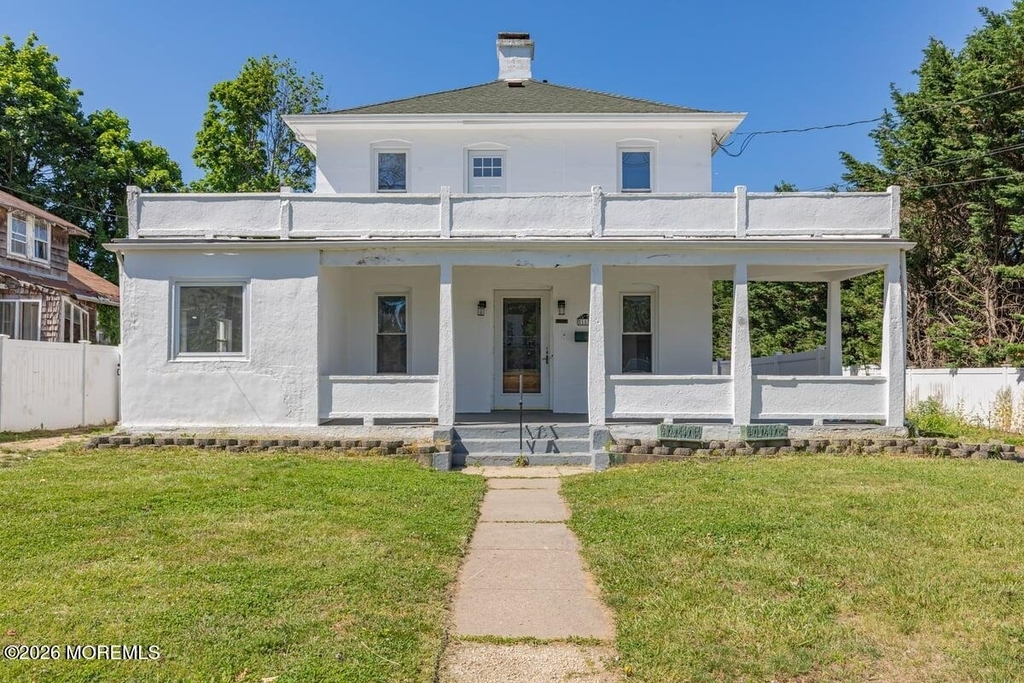 117 Cottage Place - Photo 0