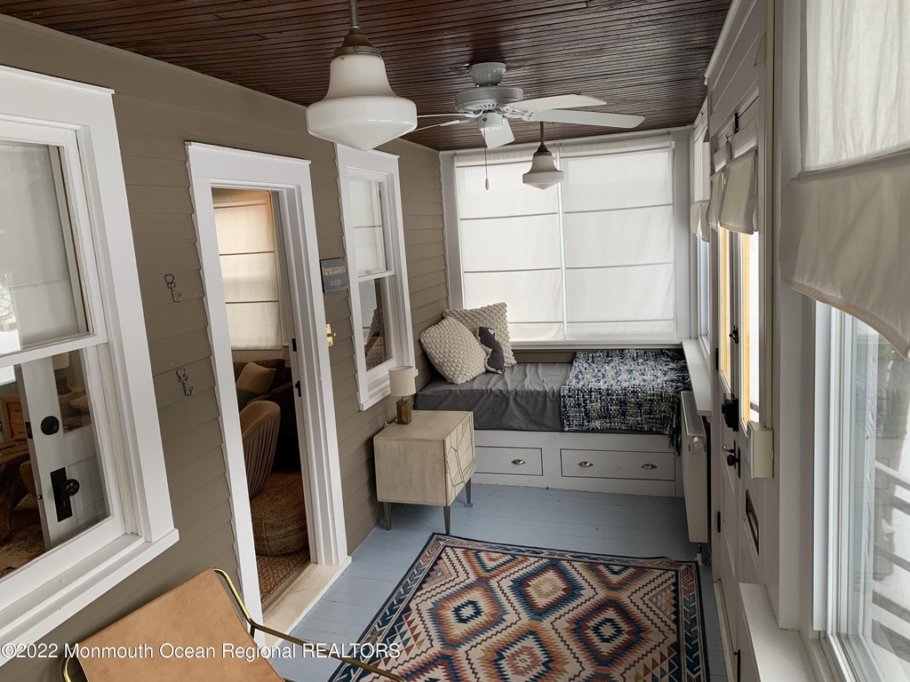 1836 Parkway - Photo 1