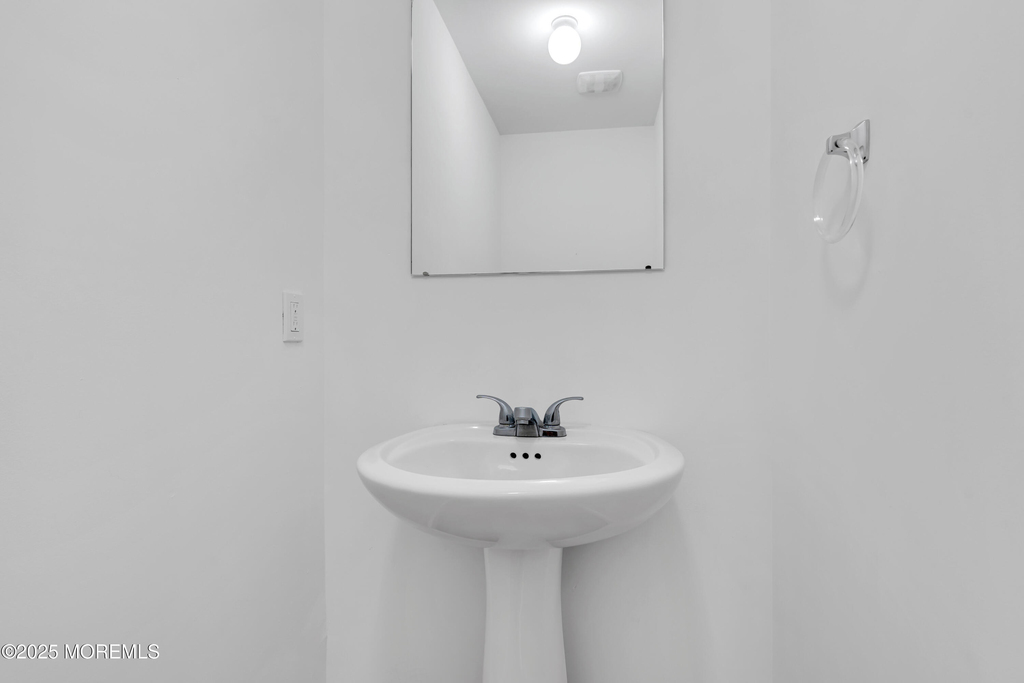 1514 Heck Avenue - Photo 5