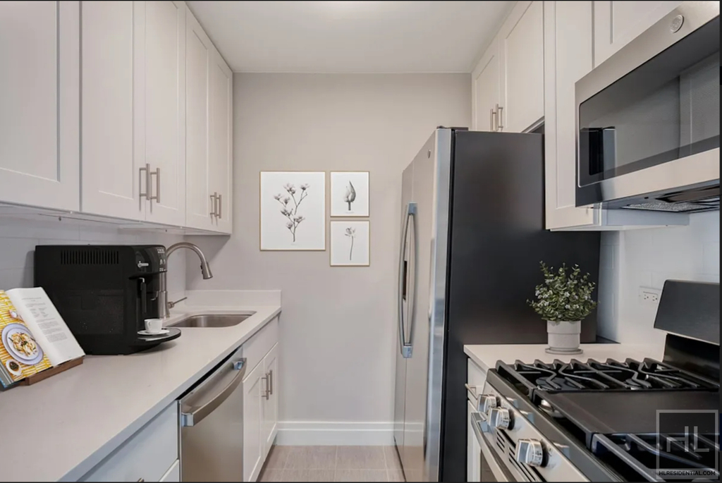 East 95th Street - Photo 1