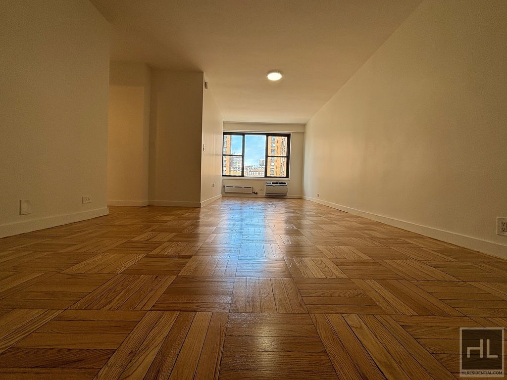 Fourth Ave - Photo 10