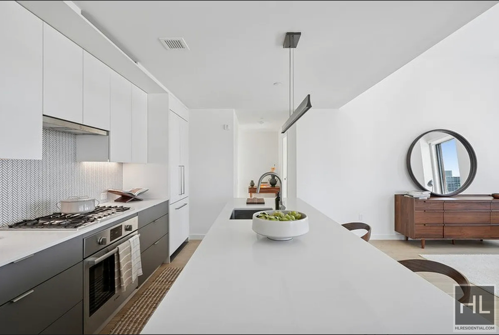 West 28th Street - Photo 3