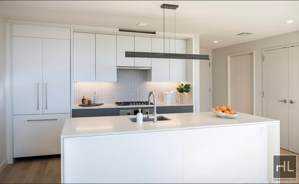 West 28th Street - Photo 4