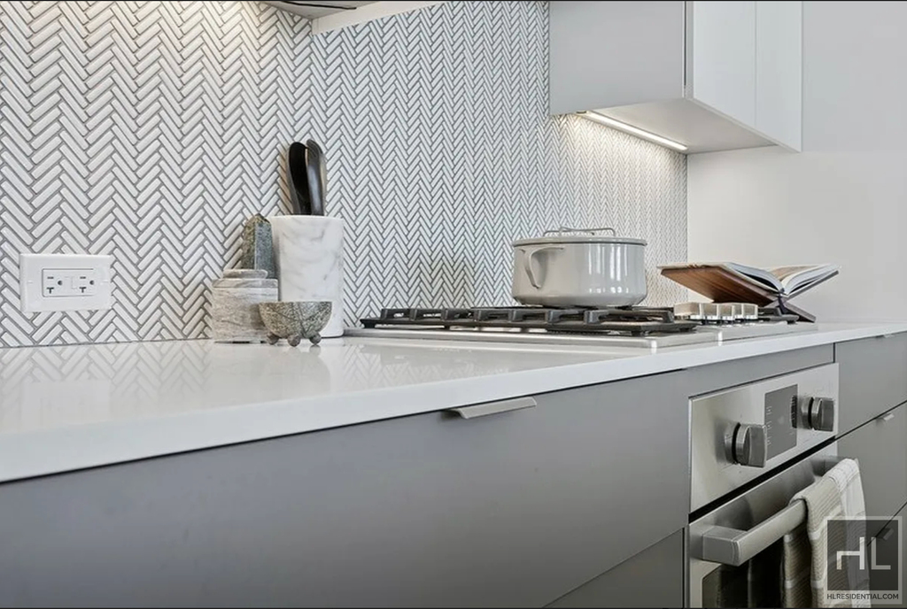 West 28th Street - Photo 5