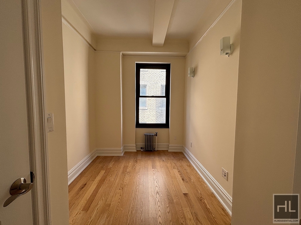 Second Avenue - Photo 7
