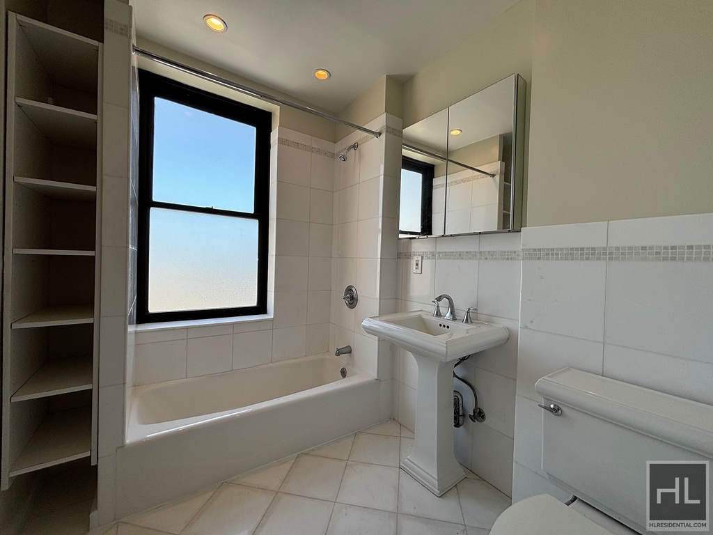 Second Avenue - Photo 11