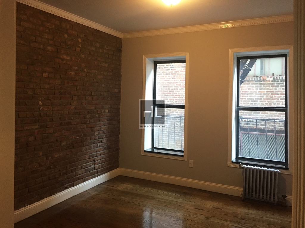 E 100th St - Photo 1