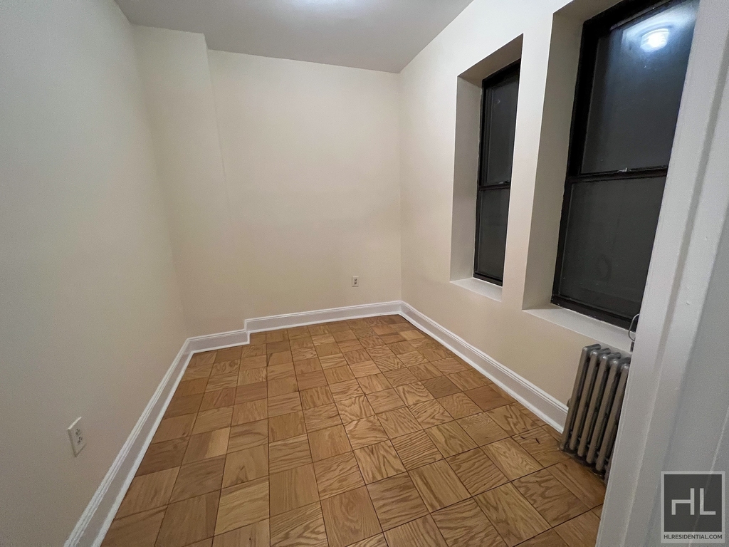 East 80 Street - Photo 2