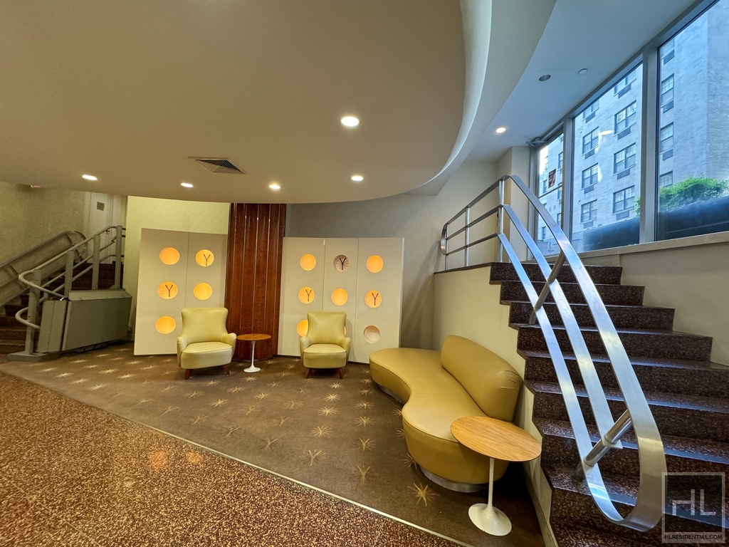 East 79th Street - Photo 10