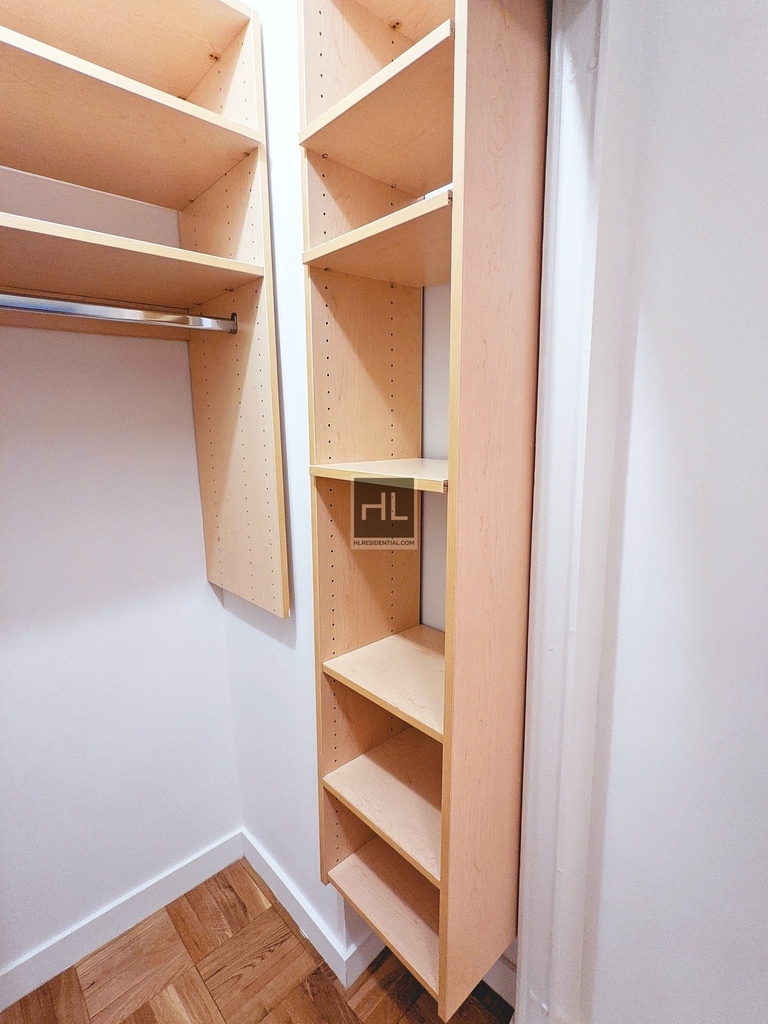 East 55 Street - Photo 8