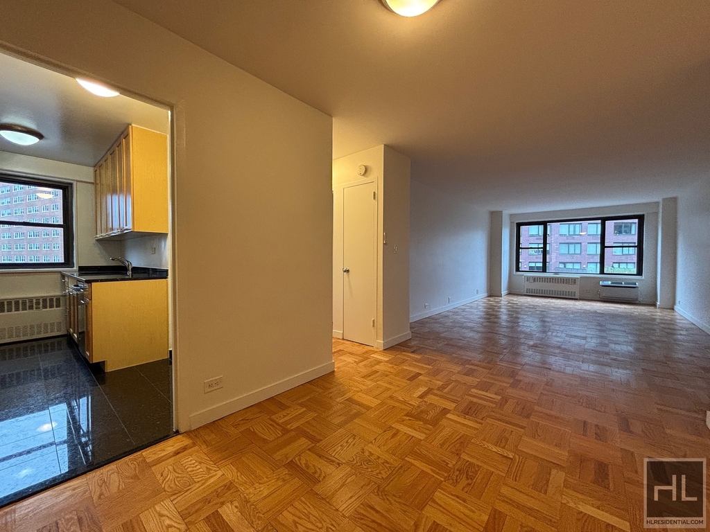 Fourth Ave - Photo 1