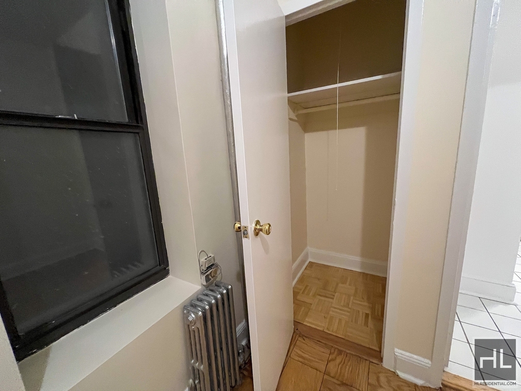 East 80 Street - Photo 9
