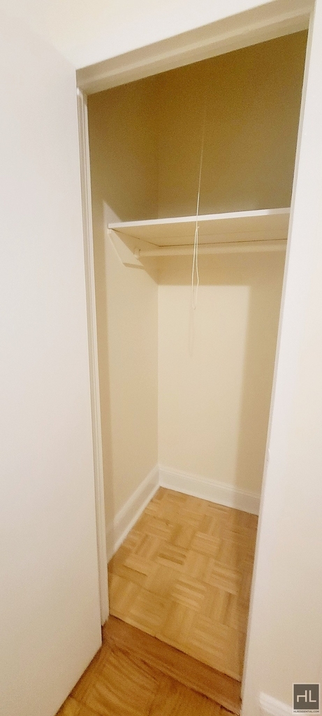 East 80 Street - Photo 10
