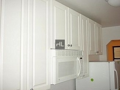 East 80 Street - Photo 7