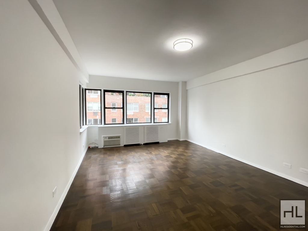 Beekman Place - Photo 0