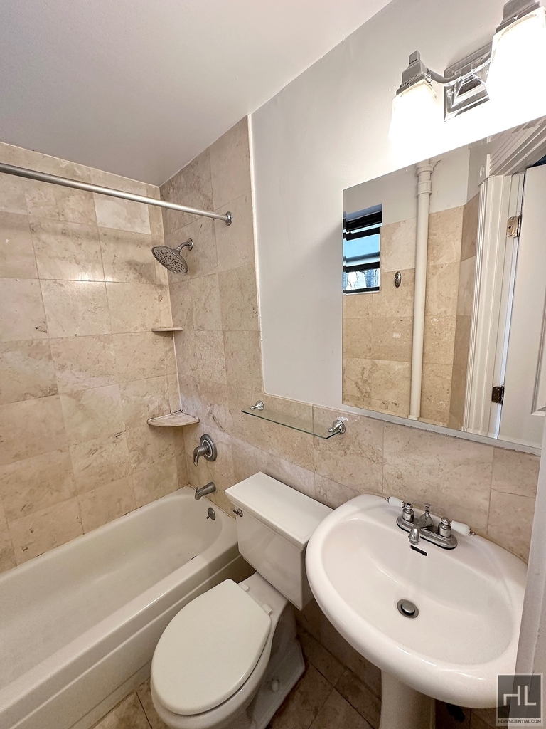 E 13th St. - Photo 4