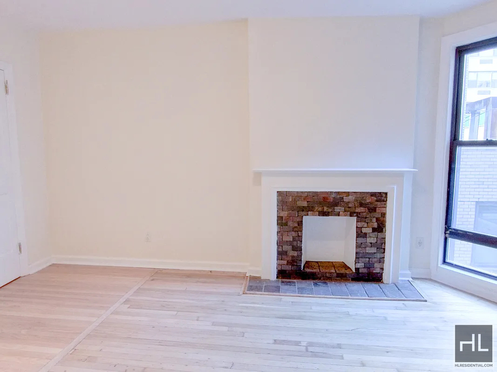 East 84th Street - Photo 3