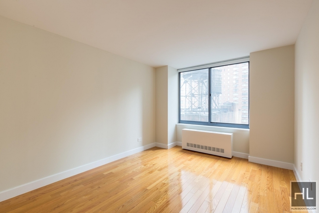 West 48th Street - Photo 2