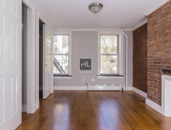 E 7th St. - Photo 5