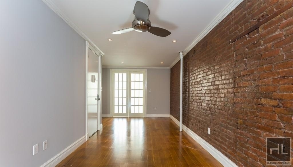 E 7th St. - Photo 11