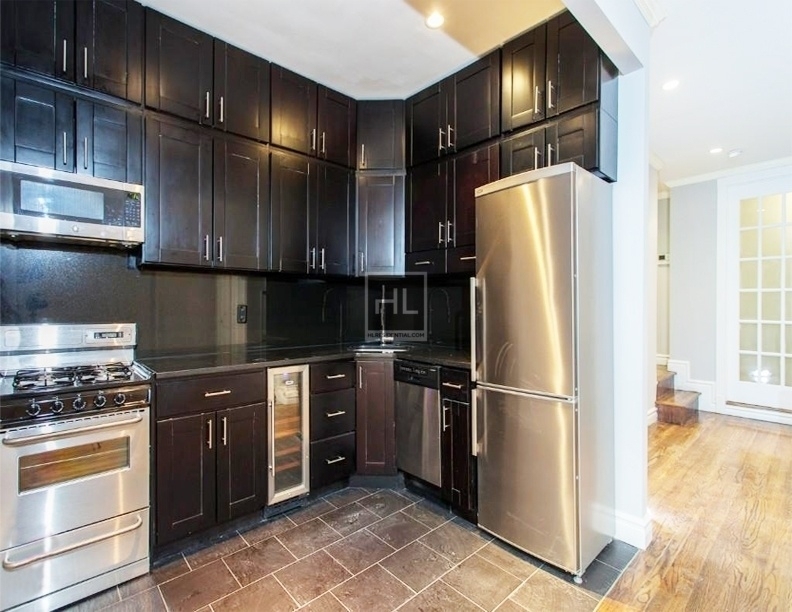 W 52nd St. - Photo 3