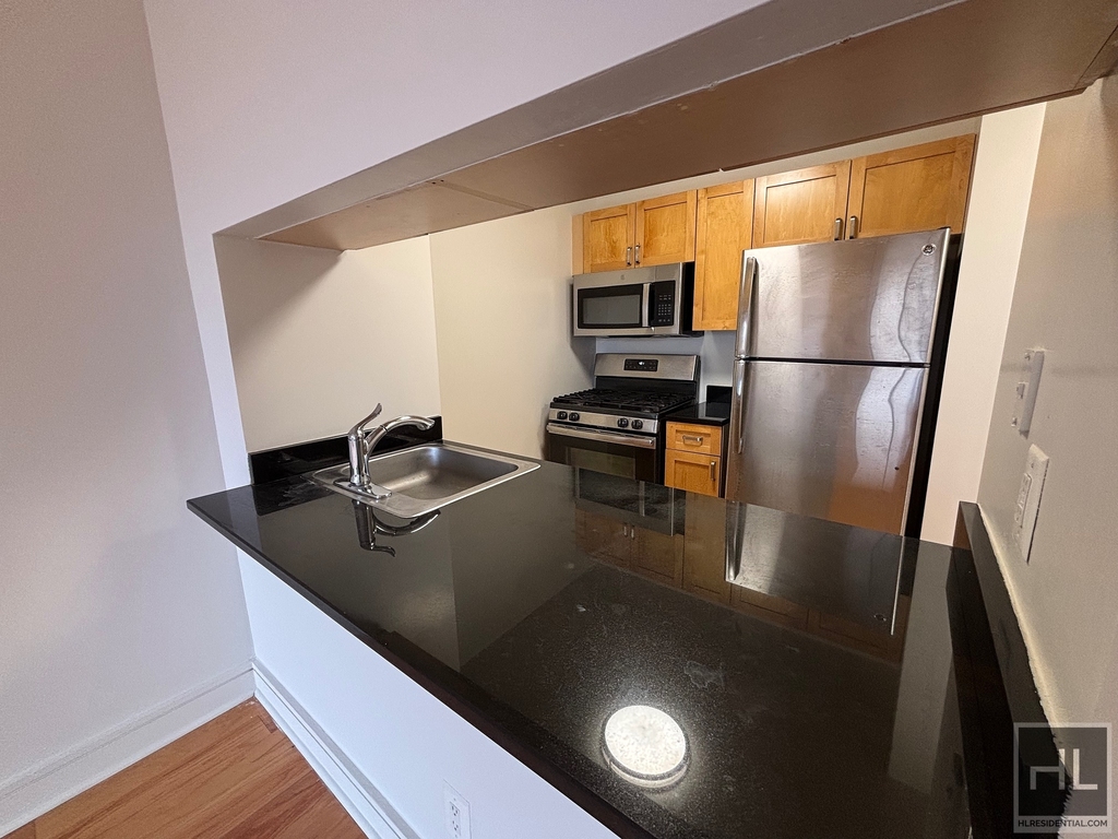 West 96th Street - Photo 4
