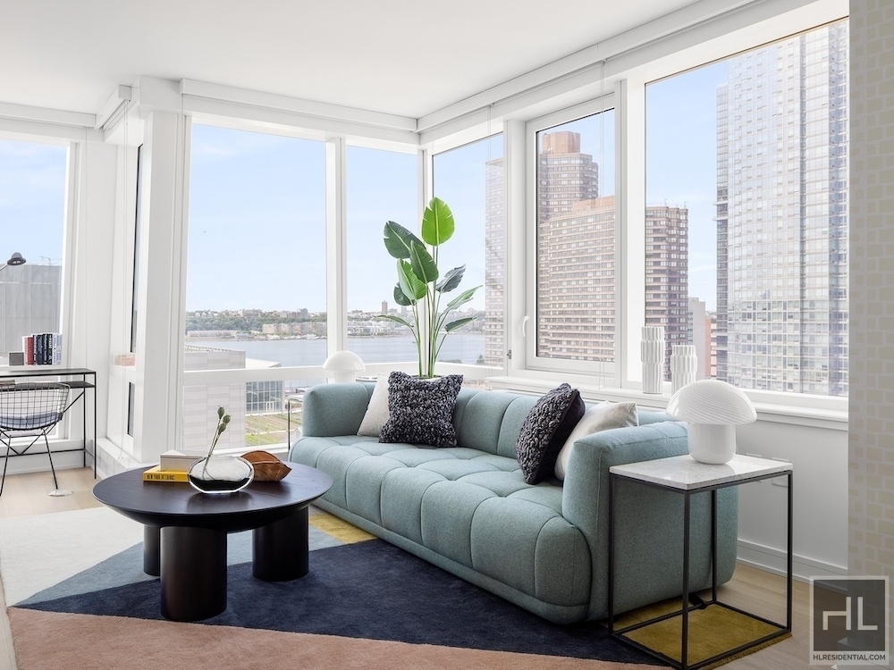 West 38th Street - Photo 4