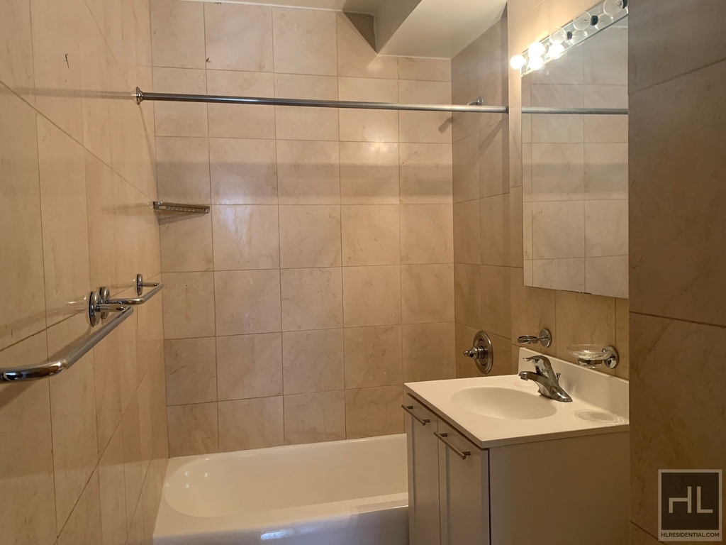 East 79th Street - Photo 2