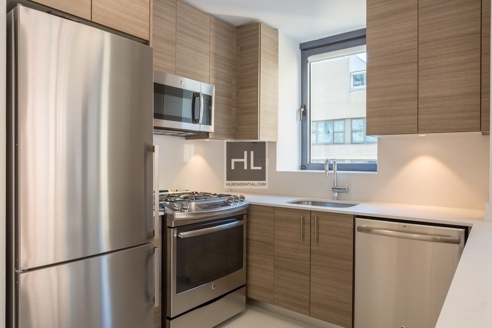 West 48th Street - Photo 0