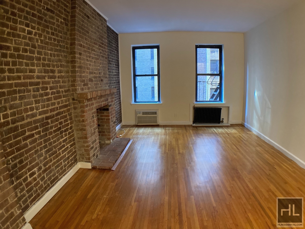 East 84 Street - Photo 4