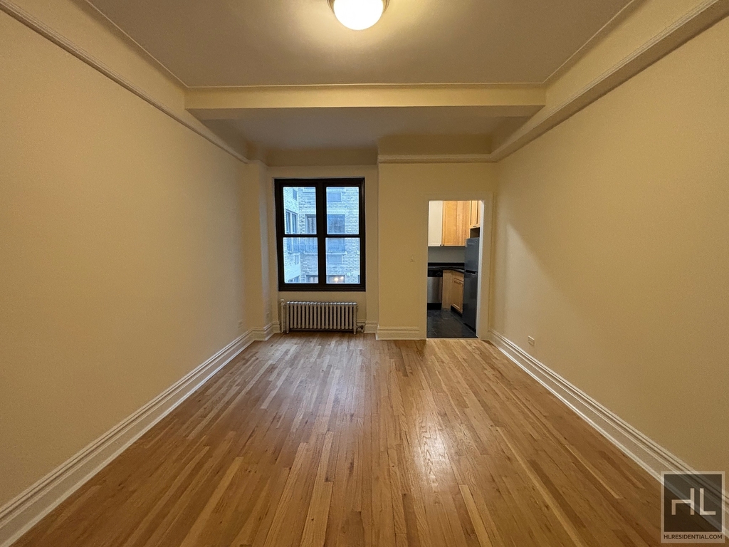 Second Avenue - Photo 7